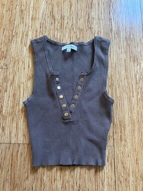 Brown tanktop